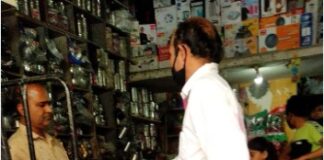 लॉकडाउन में दुकानदारो ने ही लोगो को रेट बढ़ा कर मोटी कमाई करनी शुरी कर दिया
