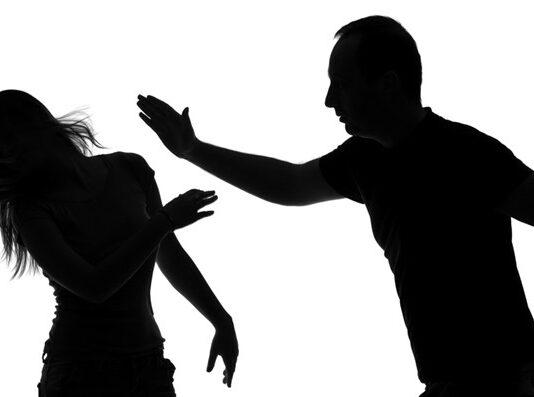 लुधियाना में बेटियों की स्कूल फीस मांगने पर महिला से की मारपीट, पति सहित चार नामजद काल्पनिक चित्र