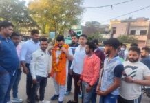 फोकल पॅओइंट राजीव गांधी कॉलोनी में बैठक करते हुए : सचिन धिंगान