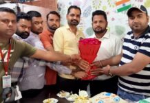 ਦੈਨਿਕ ਪੰਜਾਬ ਦੇ ਪੱਤਰਕਾਰ ਧਰਮਜੀਤ ਦਾ ਜਨਮ ਦਿਨ ਬੜੀ ਧੂਮ ਧਾਮ ਨਾਲ ਮਨਾਇਆ ਗਿਆ