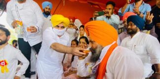 ਭਗਵੰਤ ਮਾਨ ਨੇ ਸਰਬਜੀਤ ਕੌਰ ਮਾਣੂੰਕੇ, ਮਨਵਿੰਦਰ ਸਿੰਘ ਗਿਆਸਪੁਰਾ ਨੂੰ ਜੂਸ ਪਿਲਾ ਕੇ ਭੁੱਖ ਹੜਤਾਲ ਖਤਮ ਕਰਵਾਈ