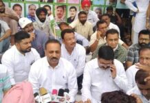 ਕੇਂਦਰ ਸਰਕਾਰ ਵੱਲੋਂ ਲਗਾਤਾਰ ਪੈਟਰੋਲ ਡੀਜ਼ਲ ਅਤੇ ਰਸੋਈ ਗੈਸ ਦੀਆਂ ਕੀਮਤਾਂ ਚ ਕੀਤੇ ਜਾ ਰਹੇ ਵਾਧੇ ਦੇ ਵਿਰੋਧ ਵਿੱਚ ਅੱਜ ਹਲਕਾ ਪੂਰਬੀ ਵਿੱਚ ਬਾਬਾ ਬਾਲਕ ਨਾਥ ਮੰਦਿਰ ਚੌਕ ਸੁਭਾਸ਼ ਨਗਰ ਅਤੇ ਗੁਰੂ ਅਰਜੁਨ ਦੇਵ ਨਗਰ ਸਮਰਾਲਾ ਚੌਕ ਵਿੱਚ ਕਾਂਗਰਸ ਪਾਰਟੀ ਦੀ ਸਮੁੱਚੀ ਟੀਮ ਹਲਕਾ ਪੂਰਬੀ ਵੱਲੋ ਧਰਨੇ ਲੱਗਾ ਕੇ ਕੇਂਦਰ ਸਰਕਾਰ ਵਿਰੁੱਧ ਨਾਅਰੇਬਾਜ਼ੀ ਕੀਤੀ ਗਈ