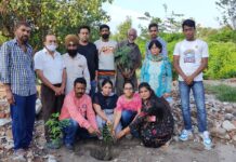 सावन में 10000 पौधे लगाए जाएंगे:-अजय सिद्धू व एडवोकेट गुरप्रीत कौर