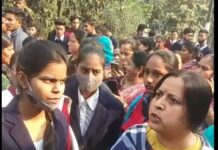 लुधियाना – जैन कॉलोनी के माता मोहन दाई ओसवाल स्कूल के स्टूडेंट्स और परिजनों ने स्कूल के समक्ष फीस वृद्धि के खिलाफ किया प्रदर्शन