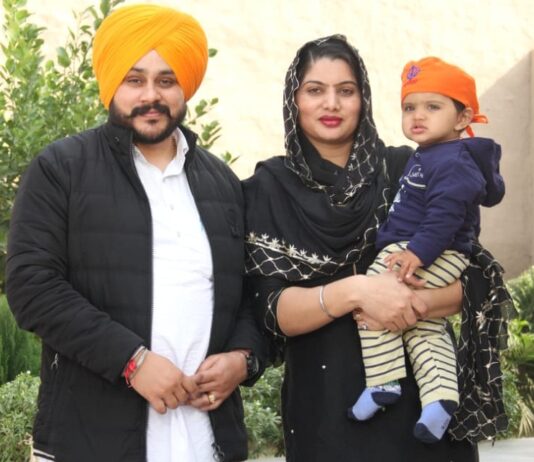 ਜਸਪ੍ਰੀਤ ਸਿੰਘ ਸਿੱਧੂ ਅਤੇ ਹਰਪ੍ਰੀਤ ਕੌਰ ਸਿੱਧੂ ਜੀ ਨੂੰ ਓਹਨਾ ਦੇ ਮੈਰਿਜ ਐਨੀਵਰਸਰੀ ਦੀ ਬਹੁਤ ਬਹੁਤ ਵਧਾਈ