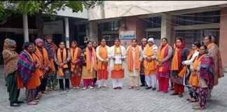 भड़काऊ बयान देने वालो के खिलाफ पुलिस कमिश्नर के नाम डी सी पी जसकरन सिंह तेजा को सौंपा मांग पत्र