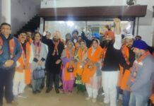 नगर काउंसिल नयागांव की प्रधान सहित छै आकाली पार्षदों समेत कई दलों के नेता भाजपा में शामिल, भाजपामय हो रहा धीरे-धीरे पूरा देश- फतेह जंग बाजवा ।