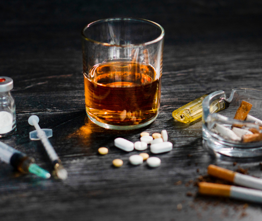 माँ परमजीत कौर ने विलाप करते हुऐ कहा कि मेरा बेटा चढा नशे की भेंट – ओवर डोज नशे से युवक ने गवांई जान ।