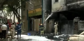 ਦੀਵਾਲੀ ਦੇ ਅਗਲੇ ਦਿਨ ਅਪਾਰਟਮੈਂਟ ਦੇ ਗੋਦਾਮ ‘ਚ ਅੱਗ ਲੱਗਣ ਕਾਰਨ 6 ਲੋਕਾਂ ਦੀ ਮੌਤ