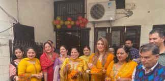 ਤੁਲਸੀ ਮਾਤਾ ਜੀ ਦੇ ਵਿਆਹ ਦੇ ਸਬੰਧ ਵਿੱਚ ਸੰਜੀਵ ਬਿੱਟੂ ਅਤੇ ਸਮੂਹ ਪਰਿਵਾਰਕ ਮੈਂਬਰਾਂ ਵੱਲੋਂ ਤੁਲਸੀ ਮਾਤਾ ਦੇ ਵਿਆਹ ਦੇ ਸ਼ੋਭਾ ਯਾਤਰਾ ਦਾ ਸਵਾਗਤ ਕੀਤਾ ਗਿਆ l