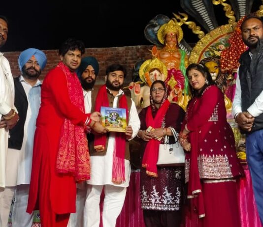 ਏਕਜੋਤ ਯੂਥ ਵੈਲਫੇਅਰ ਸੁਸਾਇਟੀ ਵਲੋਂ ਬਾਬਾ ਬਾਲਕ ਨਾਥ ਜੀ ਦਾ ਵਿਸ਼ਾਲ ਜਾਗਰਣ ਵਿਚ ਪਹੁੰਚੇ ਸੁਨਹਿਰਾ ਭਾਰਤ ਪਾਰਟੀ ਦੇ ਰਾਸ਼ਟਰੀ ਪ੍ਰਧਾਨ ਸ੍ਰੀ ਰਾਕੇਸ਼ ਕੁਮਾਰ ਅਤੇ ਵਾਰਡ ਨੰਬਰ -34 ਦੇ MC ਉਮੀਦਵਾਰ ਸ੍ਰੀਮਤੀ ਨਿਰਮਲ ਗਰਗ