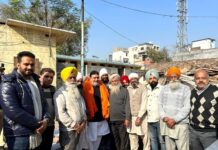 ਵਿਧਾਇਕ ਪਰਾਸ਼ਰ ਨੇ ਬੁੱਢੇ ਨਾਲੇ ਦੇ ਦੂਜੇ ਪਾਸੇ ਸੜਕ ਬਣਾਉਣ ਲਈ ਚੱਲ ਰਹੇ ਕੰਮ ਦਾ ਕੀਤਾ ਨਿਰੀਖਣ