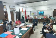 ਡਿਪਟੀ ਕਮਿਸ਼ਨਰ ਸੁਰਭੀ ਮਲਿਕ ਦੀ ਅਗਵਾਈ ‘ਚ ਤੇਲ ਕੰਪਨੀਆਂ ਦੇ ਡਿਪੂ ਮੁਖੀਆਂ, ਸਿਵਲ ਅਤੇ ਪੁਲਿਸ ਅਧਿਕਾਰੀਆਂ ਨਾਲ ਮੀਟਿੰਗ, ਕਿਹਾ! ਪੈਟਰੋਲ-ਡੀਜ਼ਲ ਦੀ ਸਪਲਾਈ ਨੂੰ ਲੈ ਕੇ ਘਬਰਾਉਣ ਦੀ ਨਹੀਂ ਕੋਈ ਲੋੜ