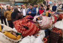 ਵਿਧਾਇਕ ਪਰਾਸ਼ਰ ਨੇ ਰੇਹੜੀ-ਫੜ੍ਹੀ ਵਾਲਿਆ ਨੂੰ ਅਪੀਲ ਕੀਤੀ ਗਈ ਕਿ ਉਹ ਕਾਰਵਾਈ ਤੋਂ ਬਚਣ ਲਈ ਆਪਣੀਆਂ ਰੇਹੜੀਆਂ ਨੂੰ ਨਿਸ਼ਾਨਬੱਧ ਜਗ੍ਹਾ ਦੇ ਅੰਦਰ ਹੀ ਲਗਾਉਣ