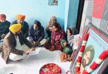 ਸ਼ਹੀਦ ਅਗਨੀਵੀਰ ਅਜੇ ਕੁਮਾਰ ਦੇ ਪਰਿਵਾਰ ਨੂੰ ਮੁੱਖ ਮੰਤਰੀ ਨੇ ਵਿੱਤੀ ਸਹਾਇਤਾ ਵਜੋਂ ਇਕ ਕਰੋੜ ਰੁਪਏ ਦਾ ਚੈੱਕ ਸੌਂਪਿਆ