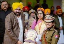 ਗਣਤੰਤਰ ਦਿਵਸ ਦੇ ਜਸ਼ਨਾਂ ਵਿੱਚ ਸ਼ਿਰਕਤ ਵਾਲੀਆਂ ਵੱਖ-ਵੱਖ ਸ਼ਖਸੀਅਤਾਂ ਤੇ ਸੰਸਥਾਵਾਂ ਨੂੰ ਵਧਾਈ ਦਿੱਤੀ , 14 ਪੁਲਿਸ ਅਧਿਕਾਰੀਆਂ ਦਾ ‘ਮੁੱਖ ਮੰਤਰੀ ਮੈਡਲ’ ਨਾਲ ਸਨਮਾਨ