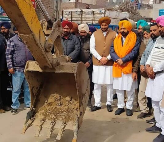 ਵਿਧਾਇਕ ਮੁੰਡੀਆਂ ਨੇ ਨੂਰਵਾਲਾ ਤੋਂ ਜਮਾਲਪੁਰ ਲੇਲੀ ਸੜਕ ਦਾ ਕੀਤਾ ਉਦਘਾਟਨ484 ਲੱਖ ਦੀ ਲਾਗਤ ਨਾਲ ਬਣਨ ਜਾ ਰਹੀ 18 ਫੁੱਟੀ ਸੜਕ ਦਾ ਕੰਮ 6 ਮਹੀਨੇ ਚ ਹੋਵੇਗਾ ਪੂਰਾ : ਵਿਧਾਇਕ ਮੁੰਡੀਆਂ