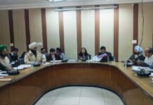 ਡਿਪਟੀ ਕਮਿਸ਼ਨਰ-ਕਮ-ਜ਼ਿਲ੍ਹਾ ਚੋਣ ਅਫ਼ਸਰ ਸਾਕਸ਼ੀ ਸਾਹਨੀ ਵਲੋਂ ਵੱਖ-ਵੱਖ ਕਮੇਟੀਆਂ ਦੇ ਜ਼ਿਲ੍ਹਾ ਨੋਡਲ ਅਫ਼ਸਰਾਂ/ਸਹਾਇਕ ਨੋਡਲ ਅਫ਼ਸਰਾਂ ਨਾਲ ਮੀਟਿੰਗ