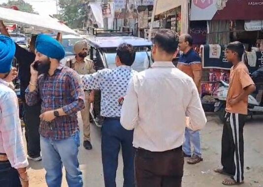 ਨਗਰ ਕੌਂਸਲ ਨੇ ਸ਼ੁਰੂ ਕੀਤੀ ਨਾਜਾਇਜ਼ ਕਬਜ਼ੇ ਹਟਾਉਣ ਦੀ ਮੁਹਿੰਮ, ਪੁੱਟ ਦਿੱਤੇ ਸੜਕ ਕਿਨਾਰੇ ਲੱਗੇ ਦੁਕਾਨਦਾਰਾਂ ਦੇ ਬੋਰਡ